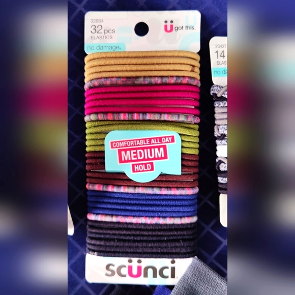 Bundle of Scunci Hair Accessories - Picture 3 of 6